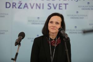 GLS Trebnje, Razstava v DS, Andrejka Vabic Nose, foto Alenka Strazisar Lamovsek (3)